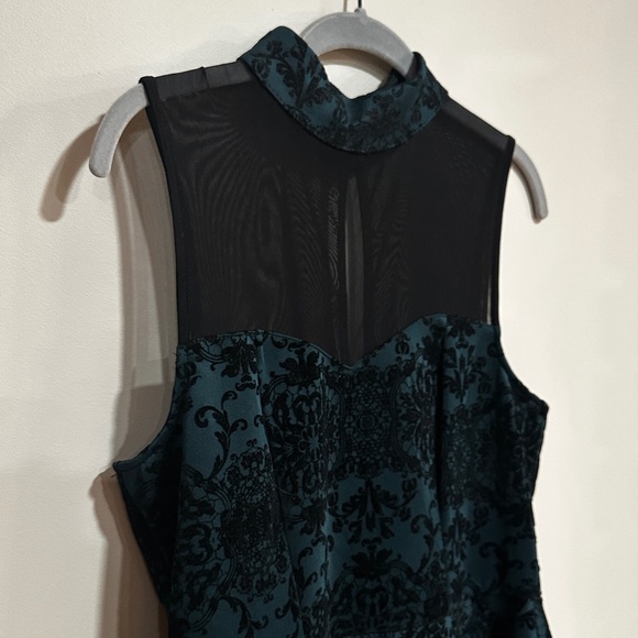 Teal Semi Formal Dress with Black Velvet Pattern Size 9 - Picture 3 of 9